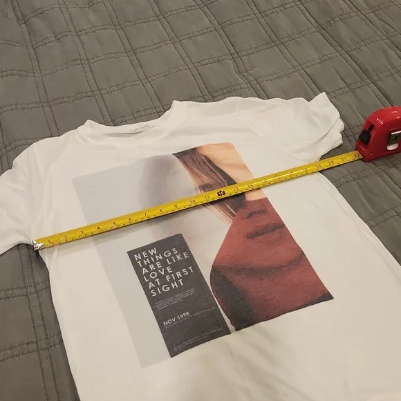 Zara White Tee with Artistic Print - Short Sleeve Size M! - Picture 5 of 6